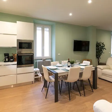 Garda Apartment *